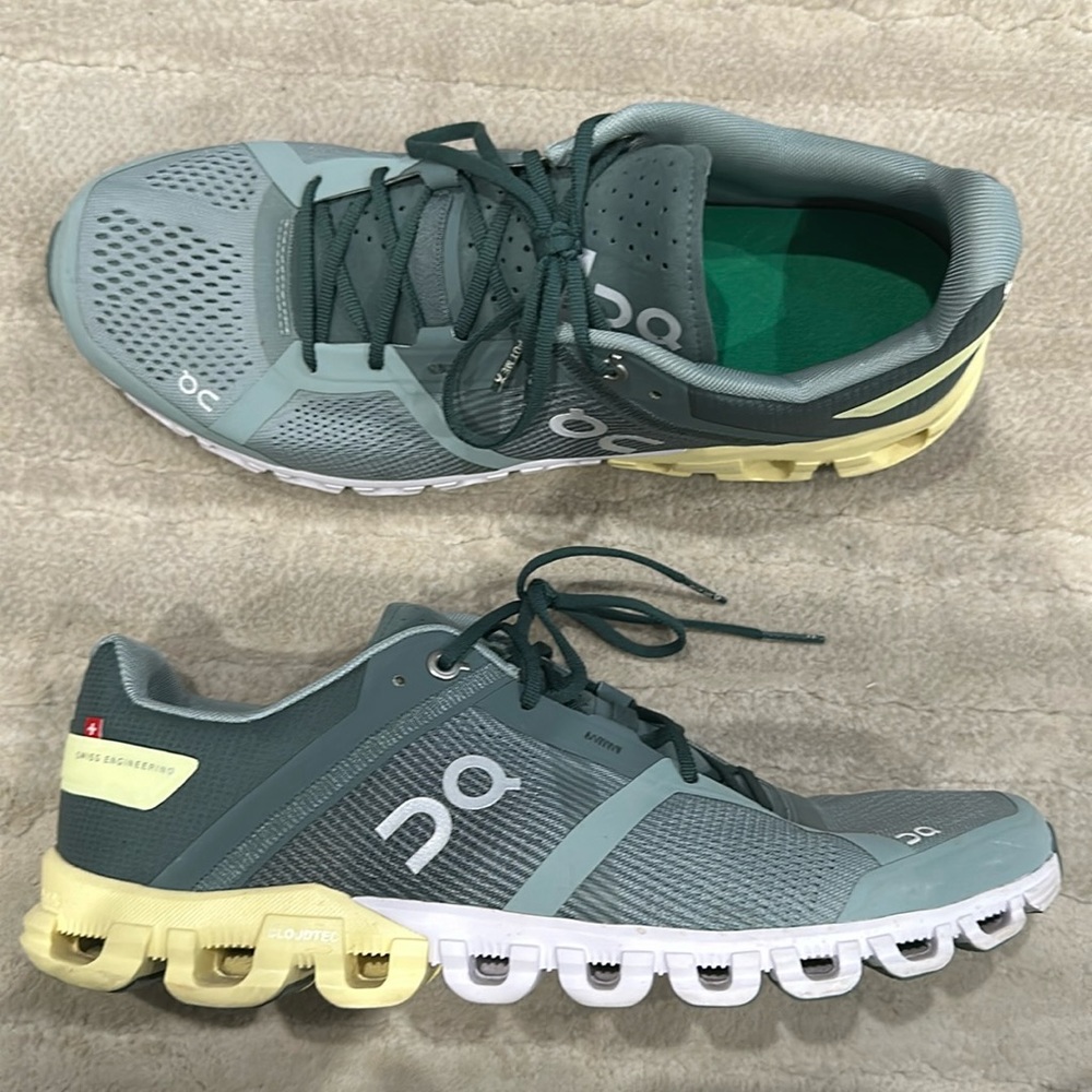 On Running Womens Cloudflow Mesh Rock Rose Trainers